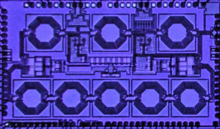 Componente eletrnico de mo nica impacta do WiFi  computao quntica