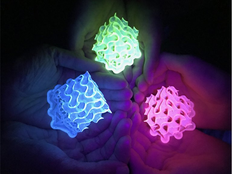 Materiais fluorescentes mais brilhantes do mundo - e slidos