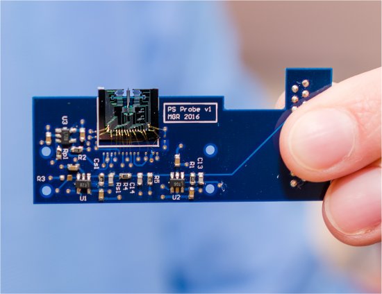 Microscpio de fora atmica em um chip