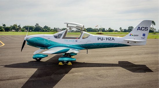 Decola primeiro avio eltrico tripulado da Amrica Latina