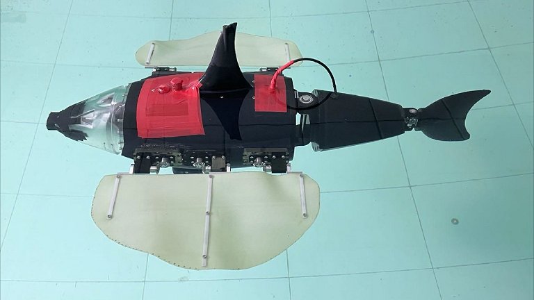 Bionic underwater vehicle inspired by fish with enlarged pectoral fins